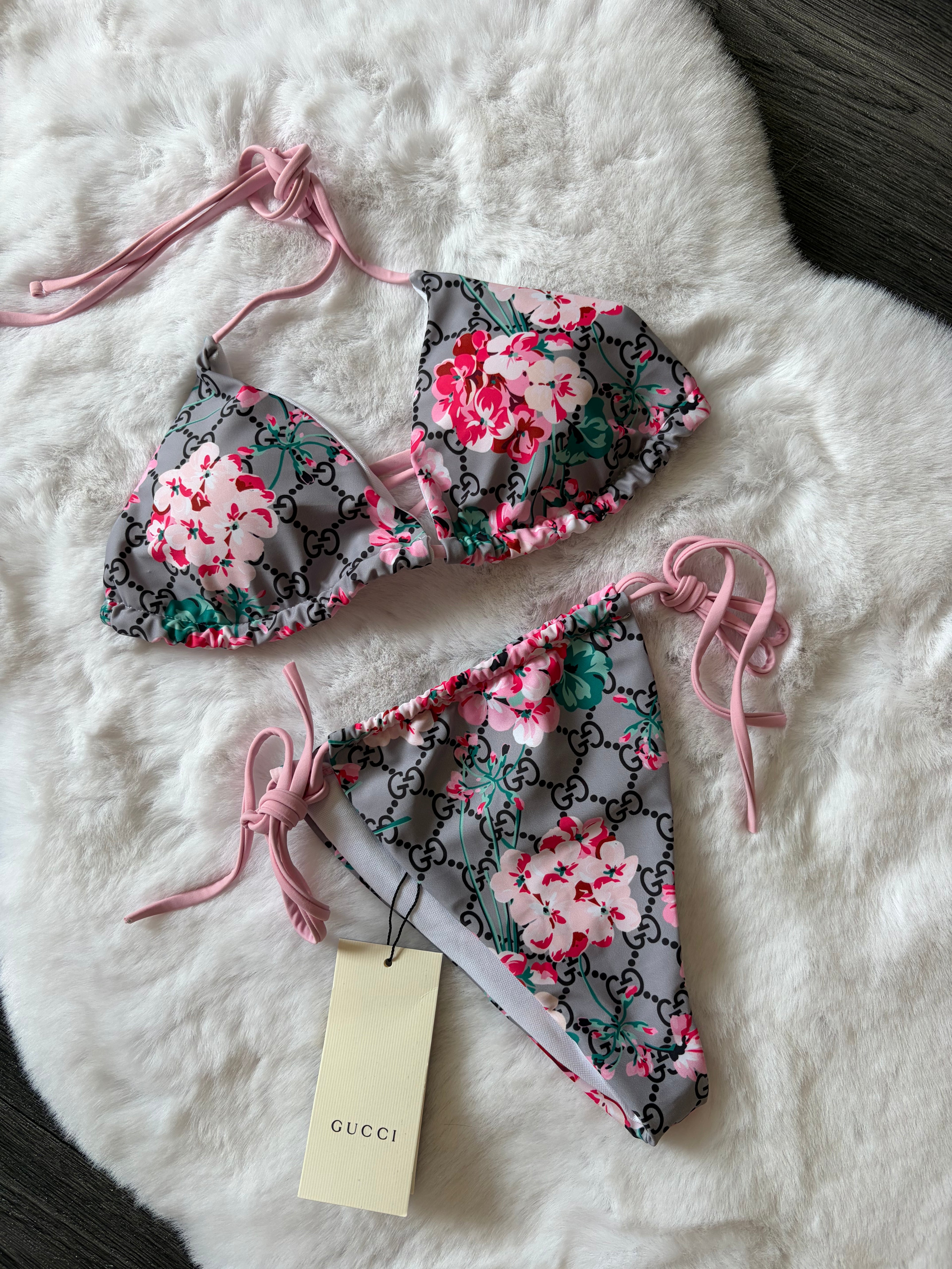 GG bikini