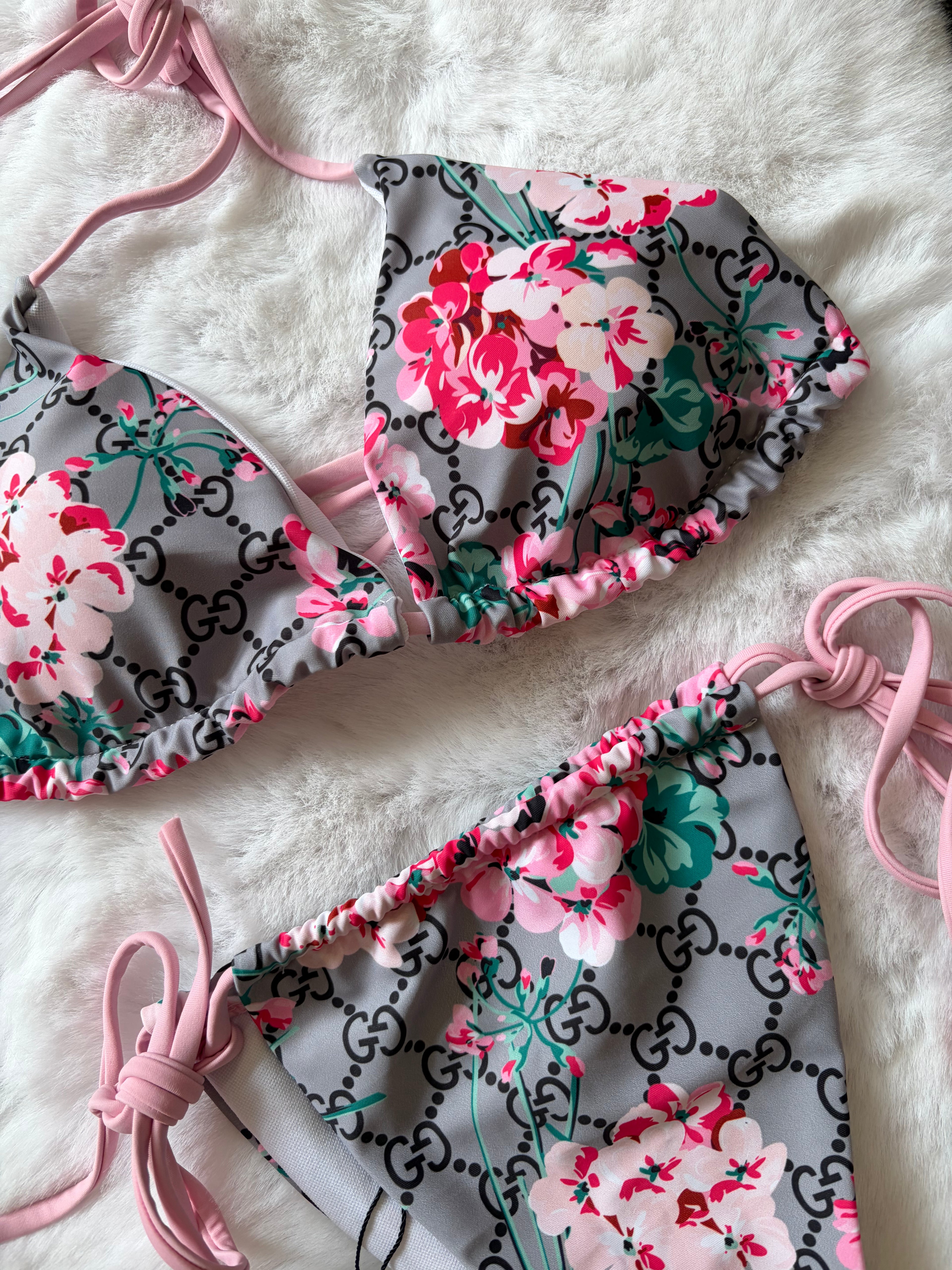 GG bikini