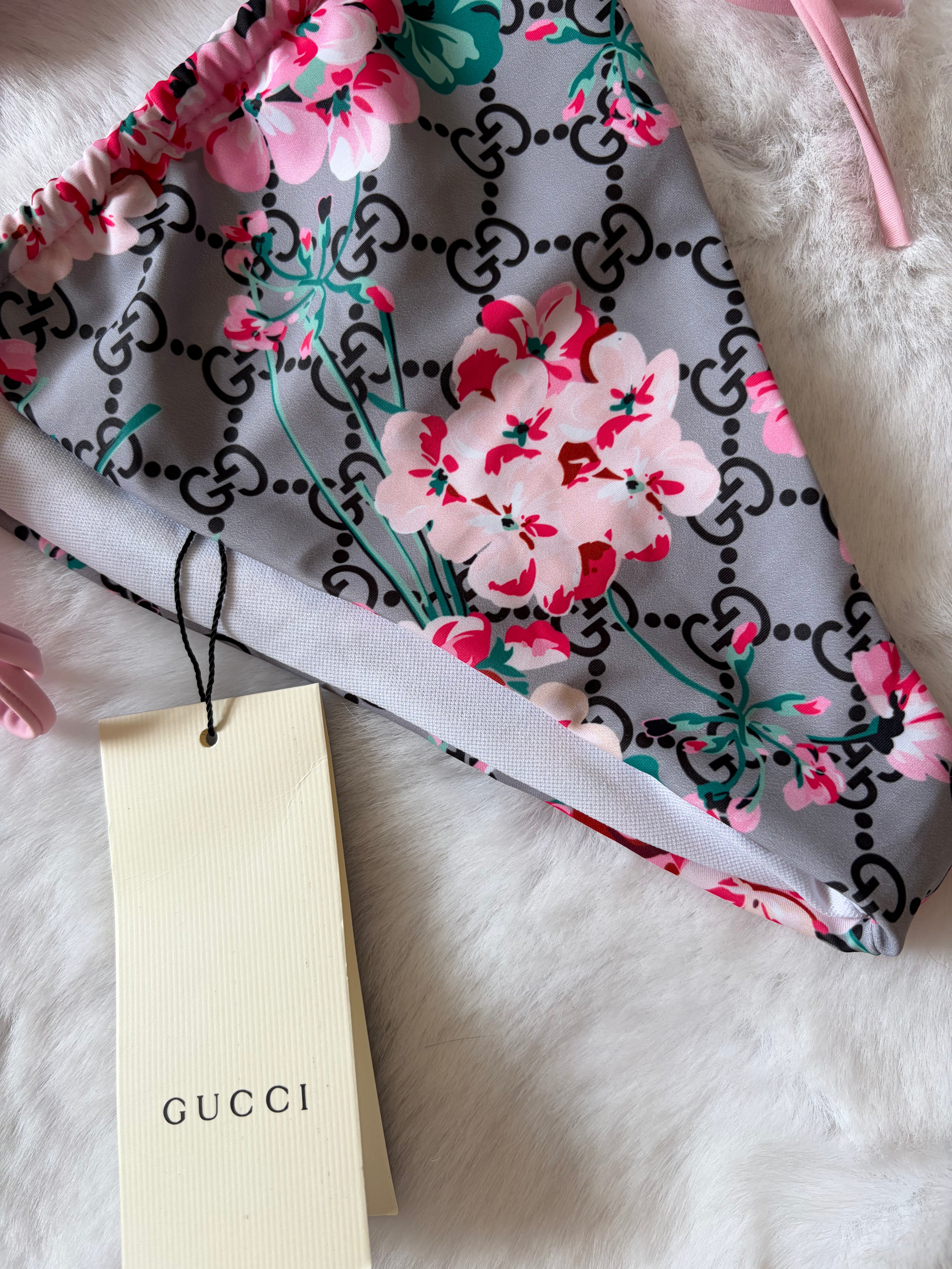 GG bikini